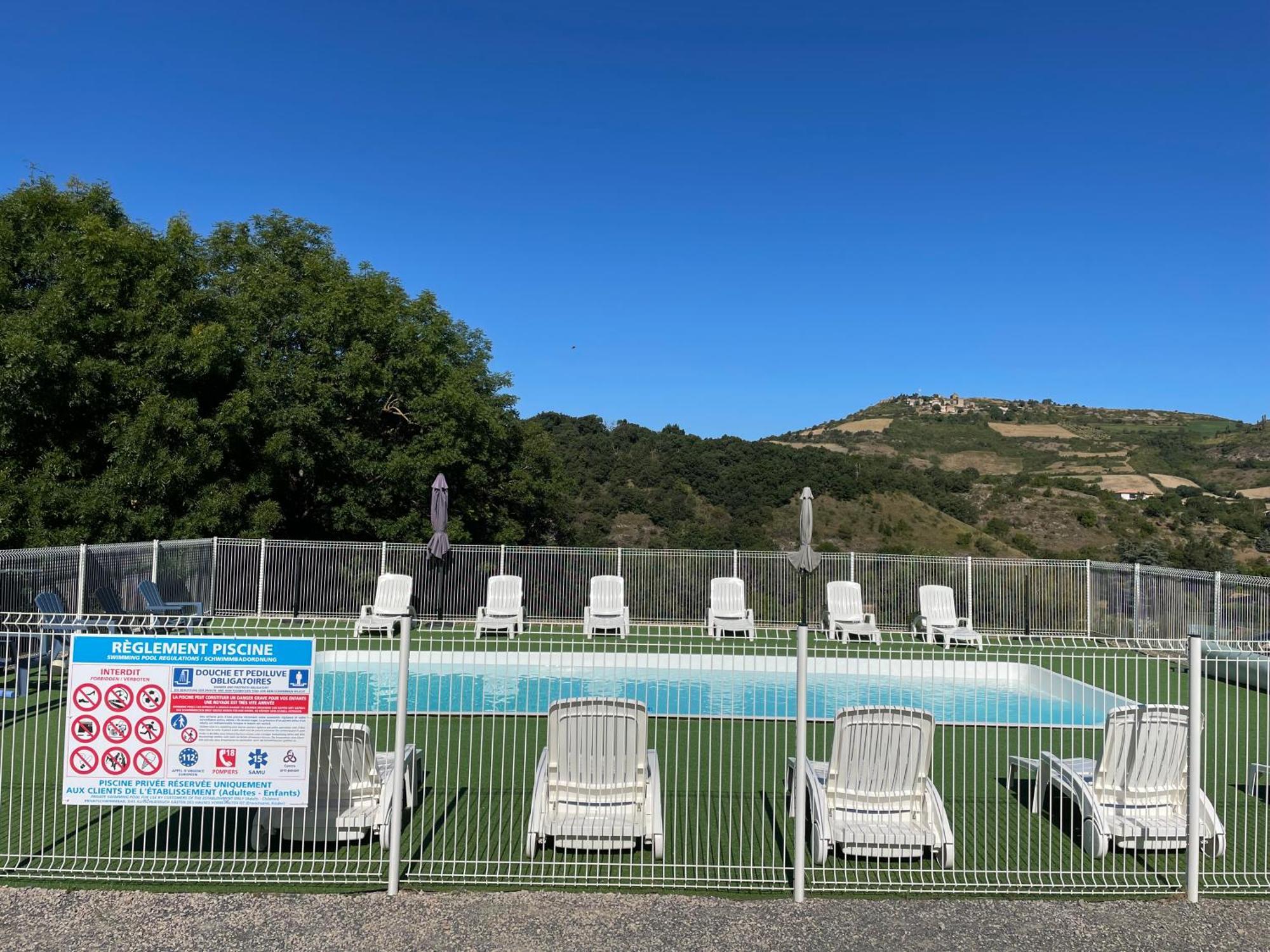 Hotel Val St Georges Saint-Georges-de-Luzençon Exteriér fotografie